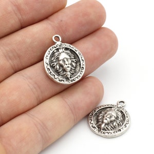 1 Pcs Antique Silver Lion Pendants , Lion Medallion , Medaliion Pendants , Necklace Findings ( 21x25mm ) ANT-17