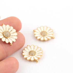 1 Pcs 20x22mm 24k Shiny Gold Plated Flower Pendant , Flower  Medallion, Necklace Pendant, Flower Medallion Charms, Gift For Her, ZRK-897