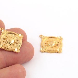 24x27mm 24k Shiny Gold Plated Sun Charms, Sun Pendant, Sun Medallion, Necklace Pendant, Sun Jewelry, Gold Plated Findings, GLD-1449