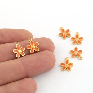 10x13mm 24k Shiny Gold Enameled Clover Charms, Daisy Flower, Tiny Flower Charms, Mini Daisy Charms, Gold Plated Charms GLD-1128