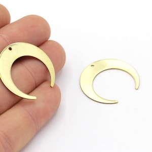 6 Pcs 28x30mm, Raw Brass, Moon Charms, Crescent Moon Charms With 1 Hole, Moon Pendants, Crescent Moon Findings, Raw Brass, DS-RW-482