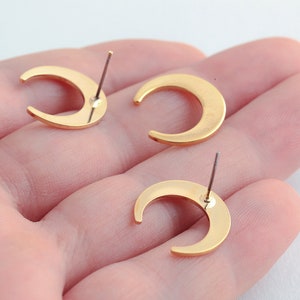 2 Pcs 18x16mm 24k Shiny Gold Horn Earrings, Horn Earring, Gold Half Moon Earring, Gold Moon Earring EAR-36