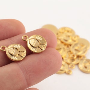2 stuks 24K glanzende vergulde vis charmes, mini dierlijke charmes, vergulde hanger, dierlijke charmes, kleine vis charmes, (12x16mm) GLD-1437