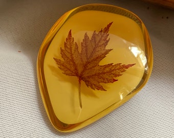 Vintage Hand Crafted Lucite/Acrylic Maple Leaf Brooch/Pin