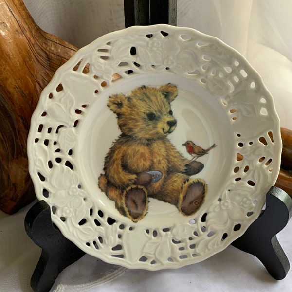 Vintage Small Bavaria Porcelain Reticulated/Perforated Teddy Bear Decorative Plate Verkauf/I M Hinterhof