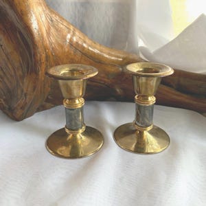 Vintage Lacquer Brass Marble Acrylic Candlestick Holders Set afbeelding 2