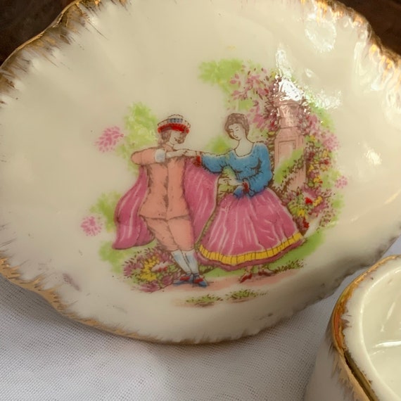 Vintage Small Ceramic Courting Scene Covered Trin… - image 6