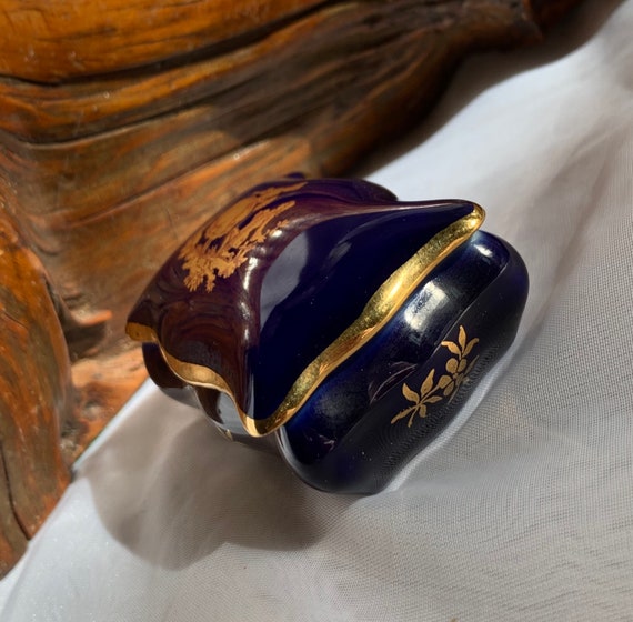 Vintage Porcelain Cobalt Blue/Gold Gilt Courting … - image 5