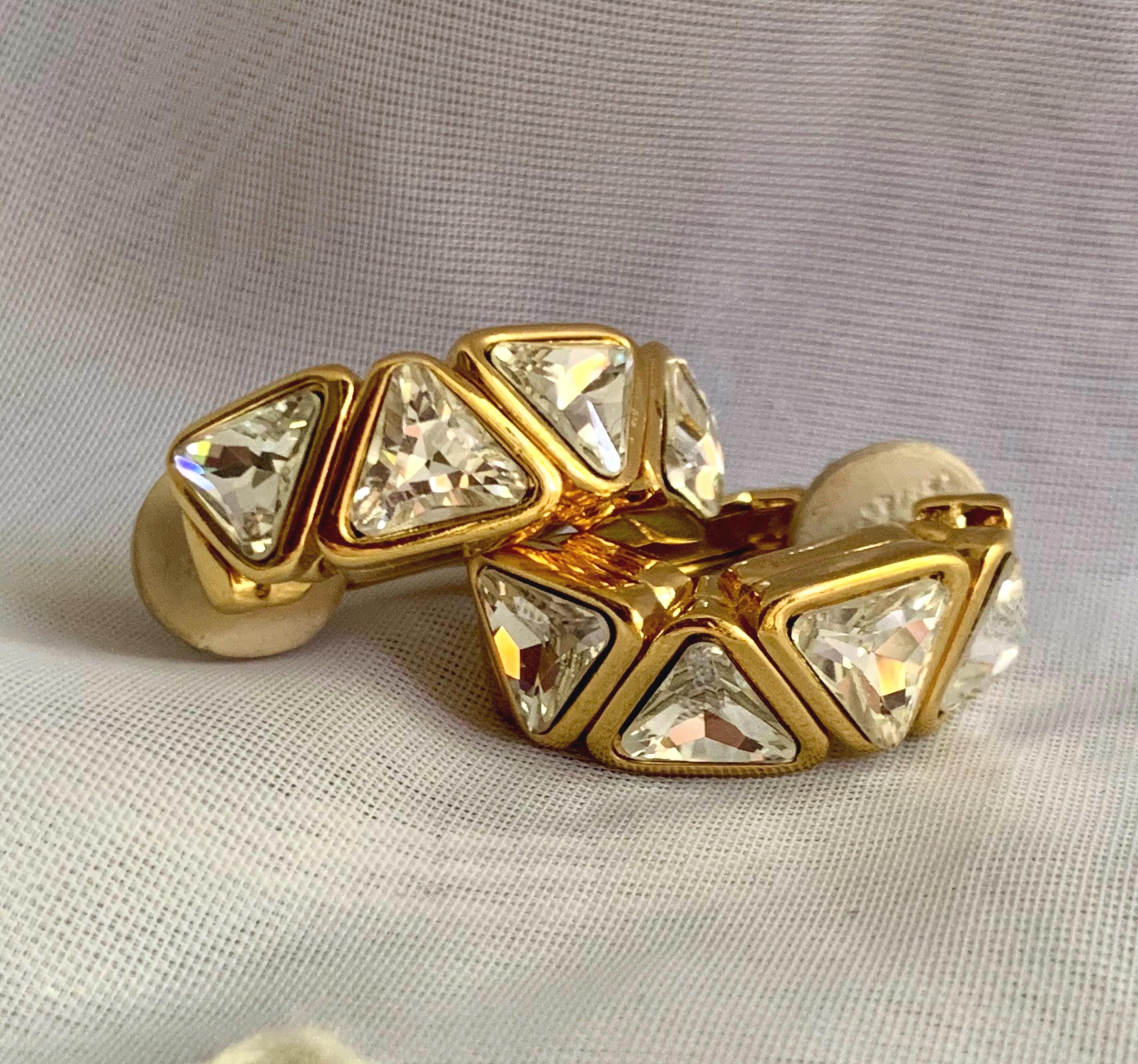Broche camée en résine imitation perle marron crème, non signée des