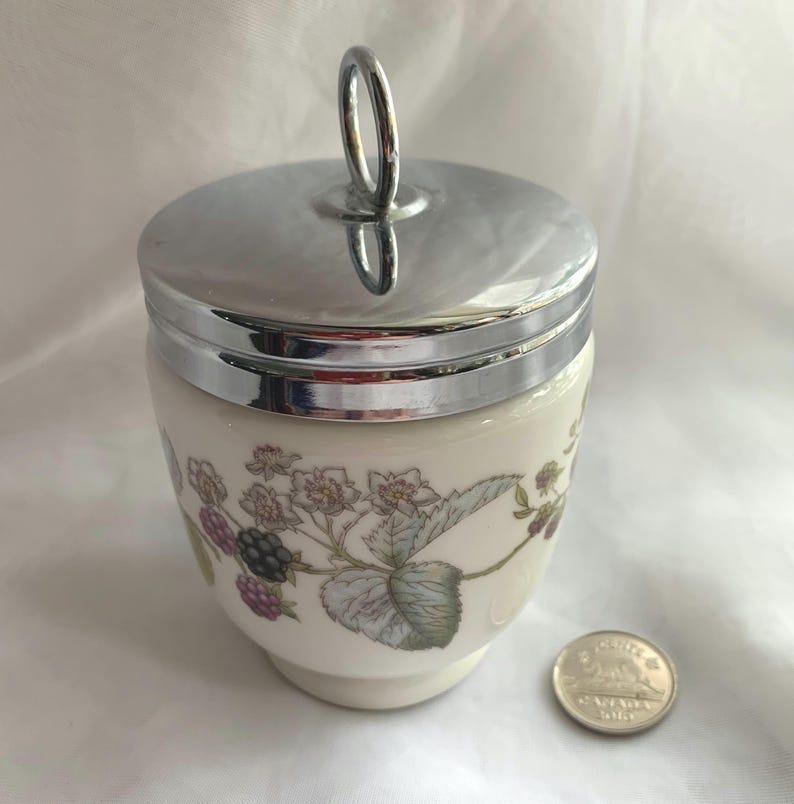 Vintage Royal Worcester Fine Porcelain Egg Coddler, made in England. Blackberries Pattern. Bild 7