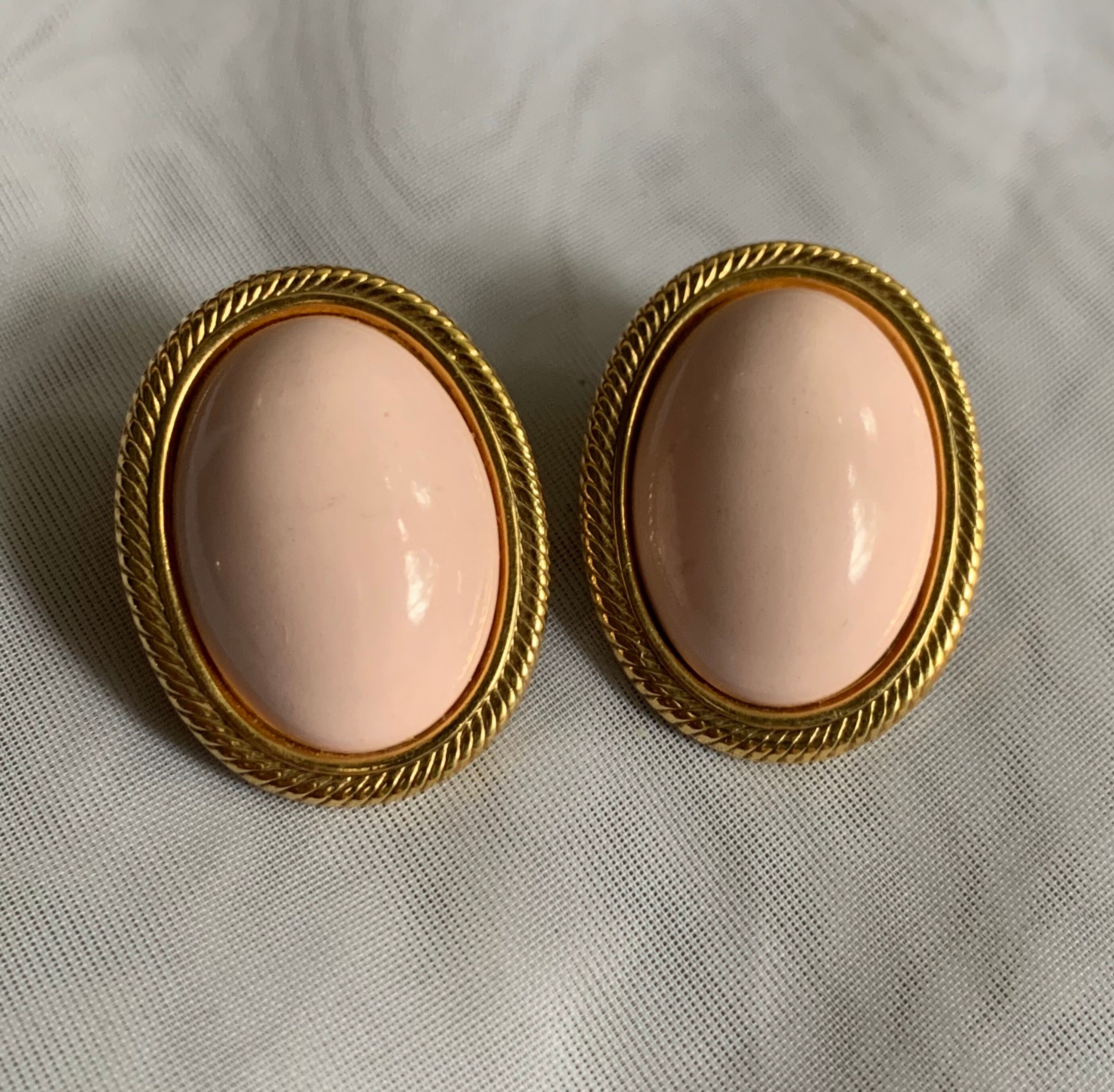 【ギフト】 Vintage Gold Etsy - Earrings on Clip Cabochon Pink Oval Tone その他
