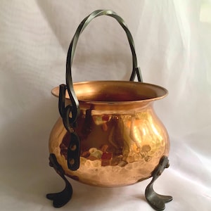 Vintage Hammered Copper Footed Cauldron Pot with Handle