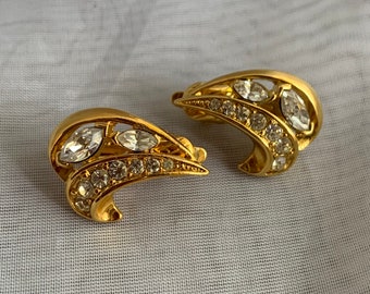 Vintage Trifari Gold Tone Rhinestone Clip on Earrings