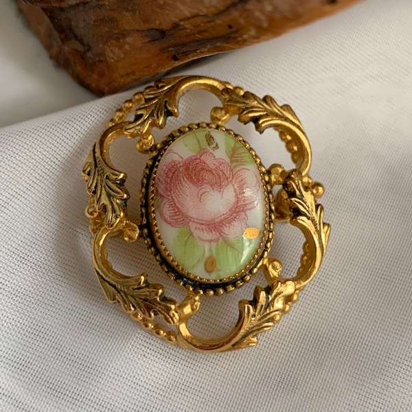 Vintage Oval Gold Tone Filigree Hand Painted Floral/Rose Milk Glass Cameo Brooch