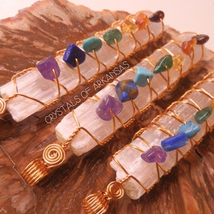 7 CHAKRA SELENITE NECKLACE | Healing Crystal Pendant | Spiritual Jewelry | Chakra Stones | Crystals for Protection | Pride Rainbow Necklace