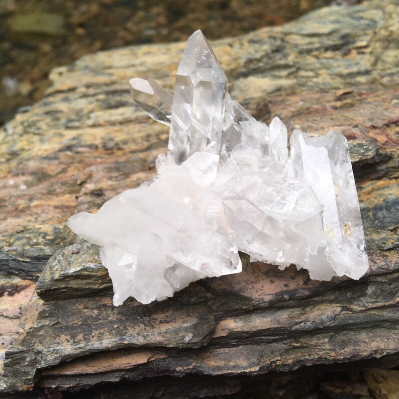 DIAMOND WINDOW CRYSTAL Bathroom Decor Crystal Collection Raw Stones Arkansas Clear Quartz Cluster Gifts for Women Healing Stones