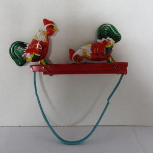 Vintage Pecking Chicken Tin Toy: Retro Collectible Home Decor