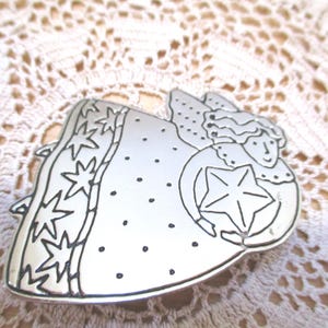 Vintage Christmas Pin Silver Plate Angel Holiday Brooch Gift for Collectors & Festive Outfits