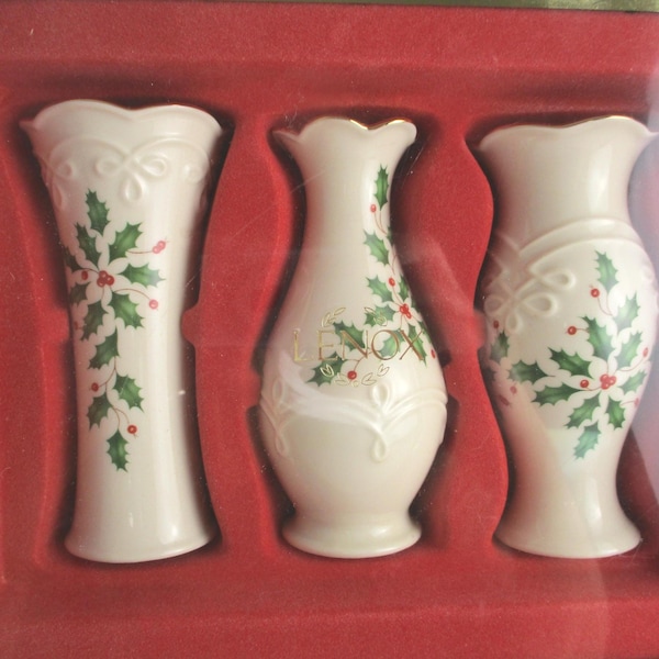 Lenox Holiday Bud Vase Set, Holly Berry Christmas Table Decor, Festive Floral Arrangements