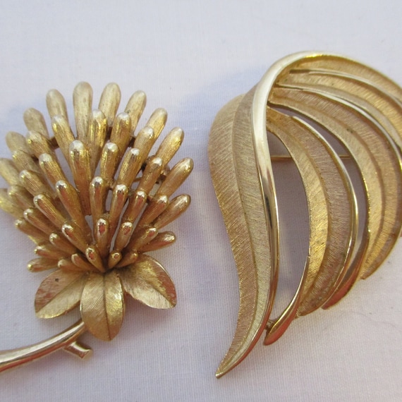 Vintage Crown Trifari Gold Tone Brooches