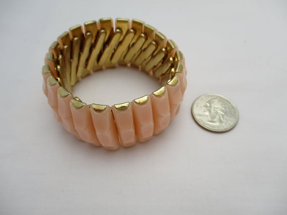 Vintage Lucite Peach Color  stretchy Bracelet - image 5