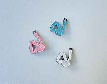 Enamel measuring tape pin. Pink, blue or white. Sewing notion pin. Ruler pin