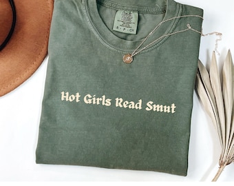 Comfort Colors™ Hot Girl Read Smut Book Lover T-shirt, Minimalist Bookworm Shirt, Smut Book Lovers Gift, Bookish Shirt, Smut Book Lovers