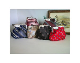 Monedero de corbata vintage reciclado para hombre / cierre de broche pequeño