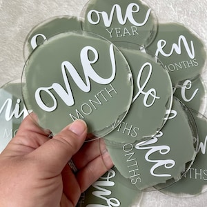 Acrylic Baby Monthly Milestone Set, Painted Acrylic Baby Gifts, Baby Monthly Milestone Discs, Acrylic Monthly Markers, Newborn Photo Props