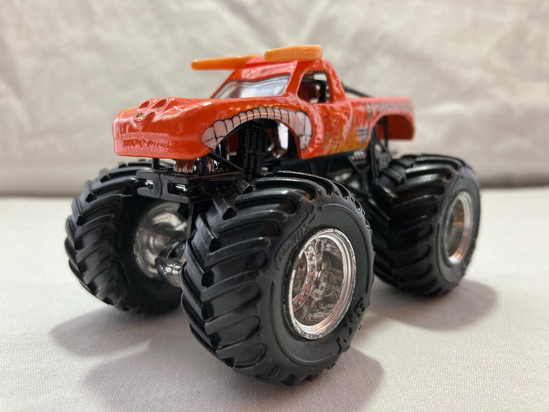 Hot Wheels Monster Jam El Toro Loco Monster Truck (orange Version With ...