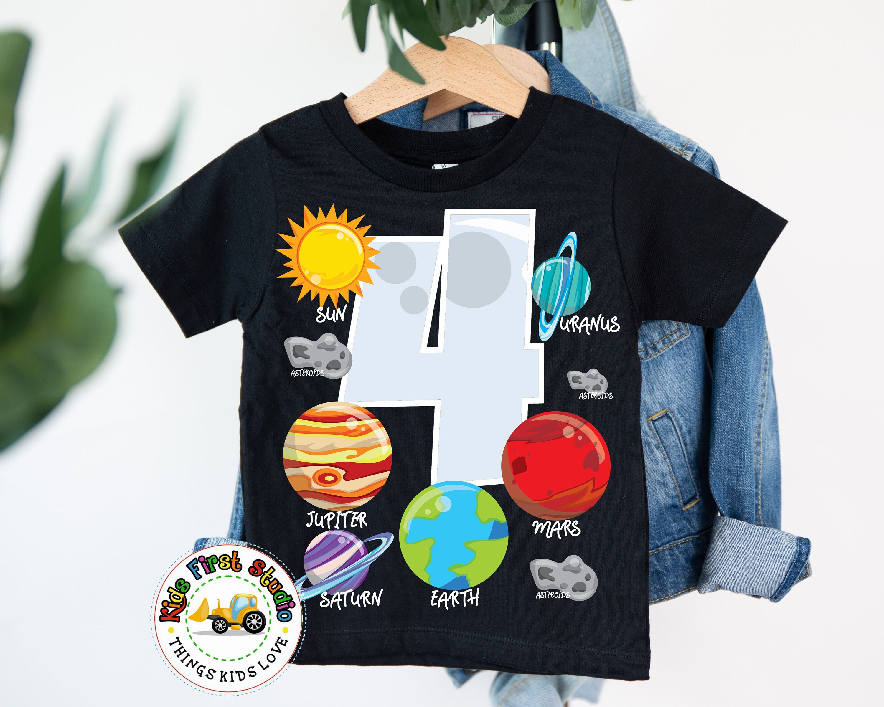 Camisa guia de planetas del espacio exterior camiseta de la cuarta fiesta espacial de 4 anos sistema solar Sol Luna Marte Jupiter Urano Asteroides