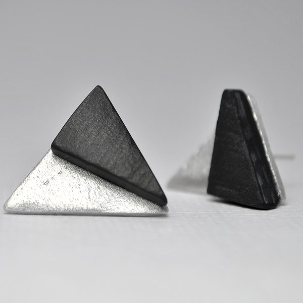 Orecchini triangolari in alluminio e ardesia handmade, orecchini moderni e minimal, gioiello artigianale contemporaneo, regalo amica