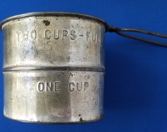 Vintage Early Kitchen Tin Flour Sifter 1-2 cup Made in USA