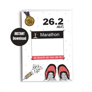 Afdrukbare marathonkaart 26,2 - aanpasbaar race-slabbetje voor dames | Ze geloofde dat ze het kon en deed het ook