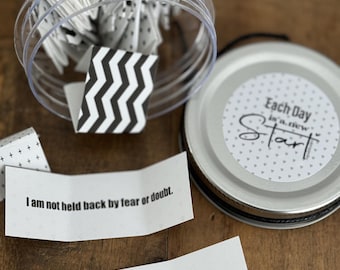 Resilience & Empowerment Jar – 31 Affirmations to Strengthen and Inspire | Encouragement Gift for Daily Motivation