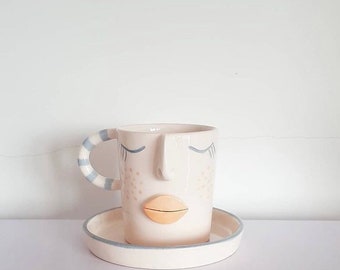 Mini Bea - espresso. Handmade ceramic 3D coffee cup - 75ml. Three dimensional face.