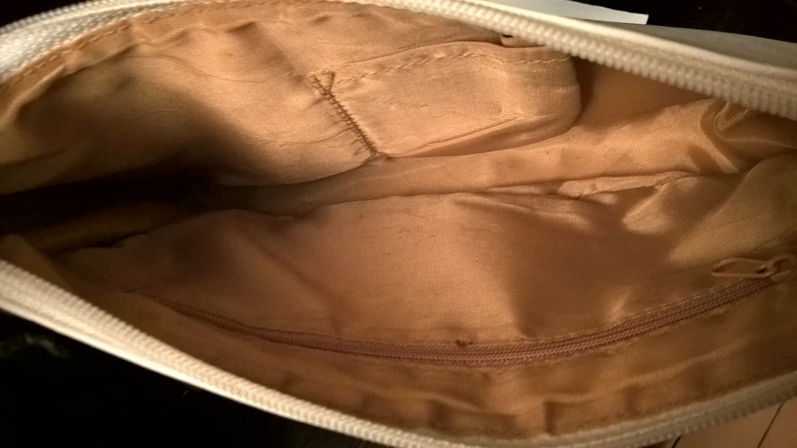 Sacoche vintage,sac vintage,sac à main,sac femme,sac fille,cadeau femme,cadeau fille,sac en simili cuir,couleur blanche,cadeau vintage, foto 3 de 4