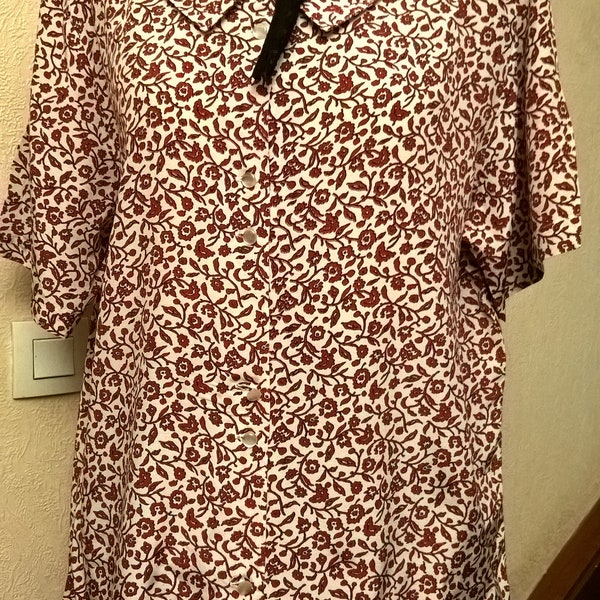 Chemise Vintage,En viscose à fleurs,couleur blanche et rouge,Made in France,chemise Femme,cadeau femme,cadeau fille,vêtements femme, fille