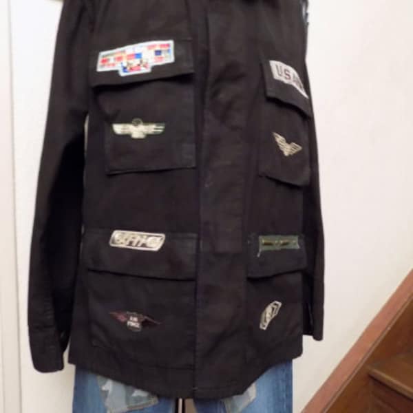 Veste en toile de jean,motif militaire,veste femme,veste homme,vêtements femme,vêtements homme,veste unisexe,écussons militaire,couleur noir