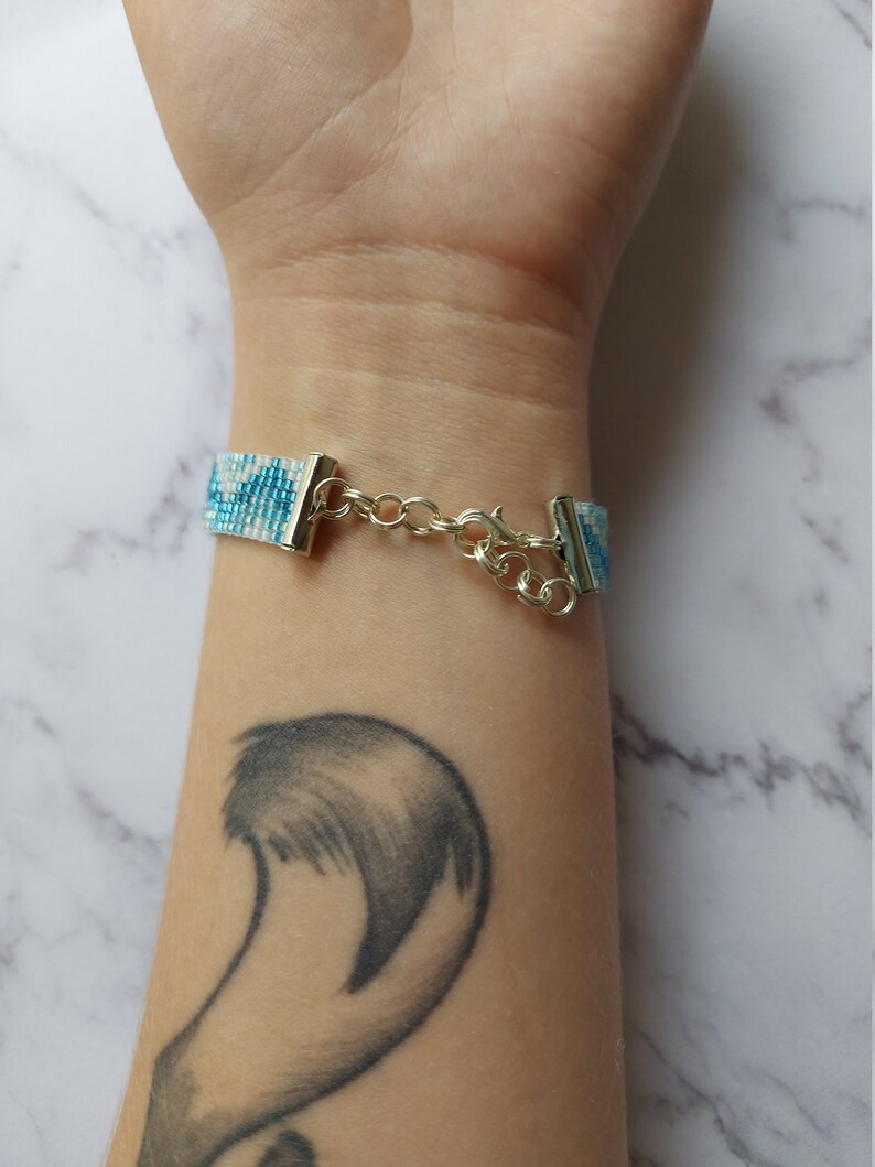 Blue bracelet in miyuki beads