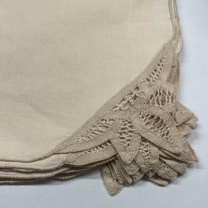 12 Vintage Linen Napkins with Lace Corner Detail