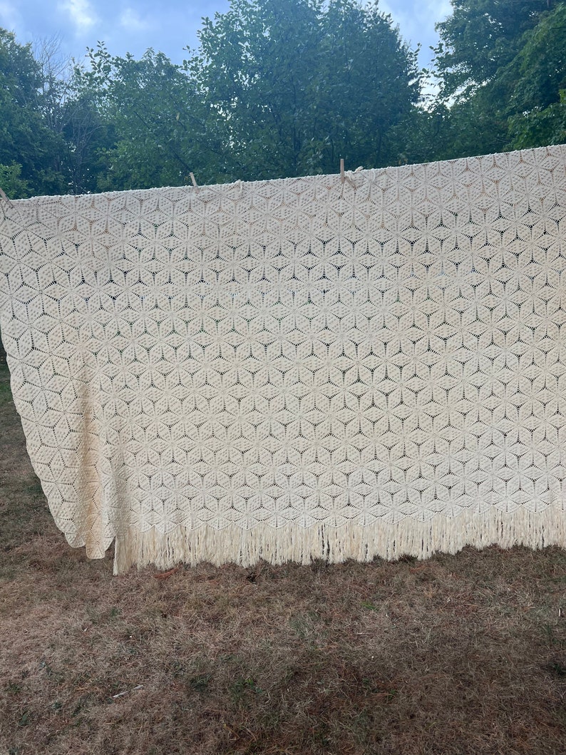 Vintage Crocheted Popcorn Star Bedspread With Fringe Large Etsy