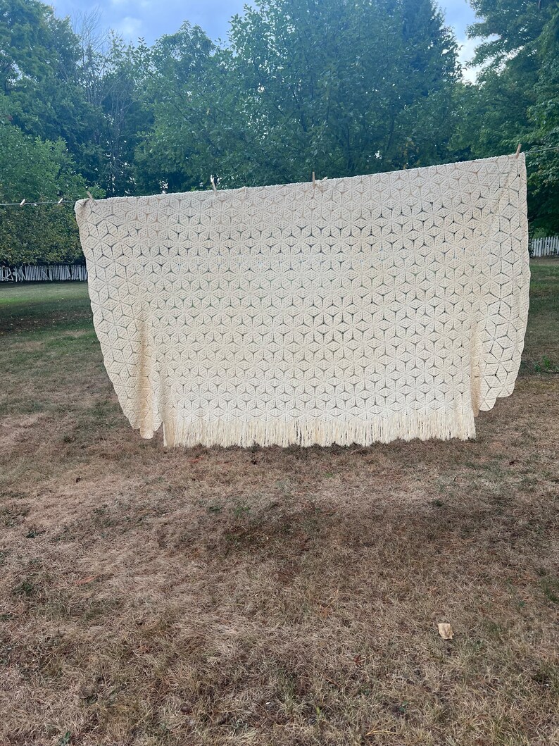 Vintage Crocheted Popcorn Star Bedspread With Fringe Large Etsy