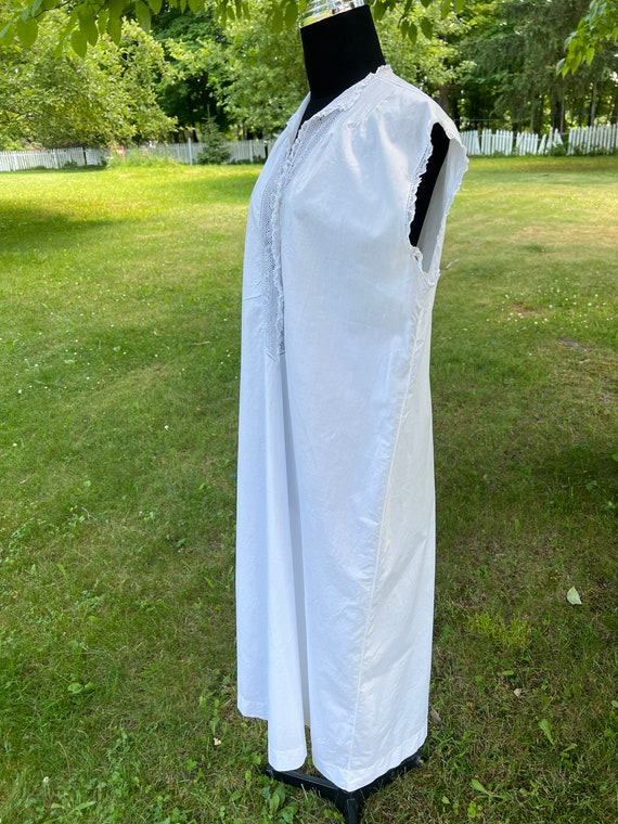 Antique Victorian White Cotton and lace nightgown - image 4