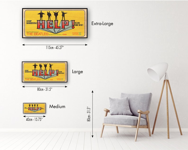 Puede incluir: Un p&oacute;ster de estilo vintage con The Beatles y el texto "HELP!" en rojo y amarillo. El p&oacute;ster est&aacute; disponible en tres tama&ntilde;os: 115 cm x 45,27 pulgadas, 80 cm x 31,5 pulgadas y 40 cm x 15,75 pulgadas.