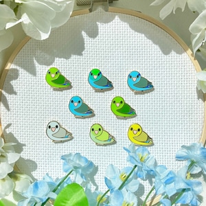 Parrotlet Hard Enamel Pin