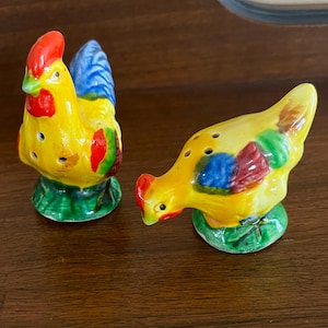 Chicken Salt and Pepper Shaker Set Vintage