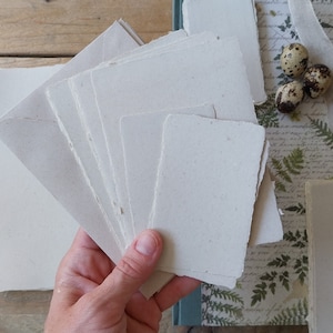 Handgeschöpftes Büttenpapier creme weiß, sehr glattes feines Papier