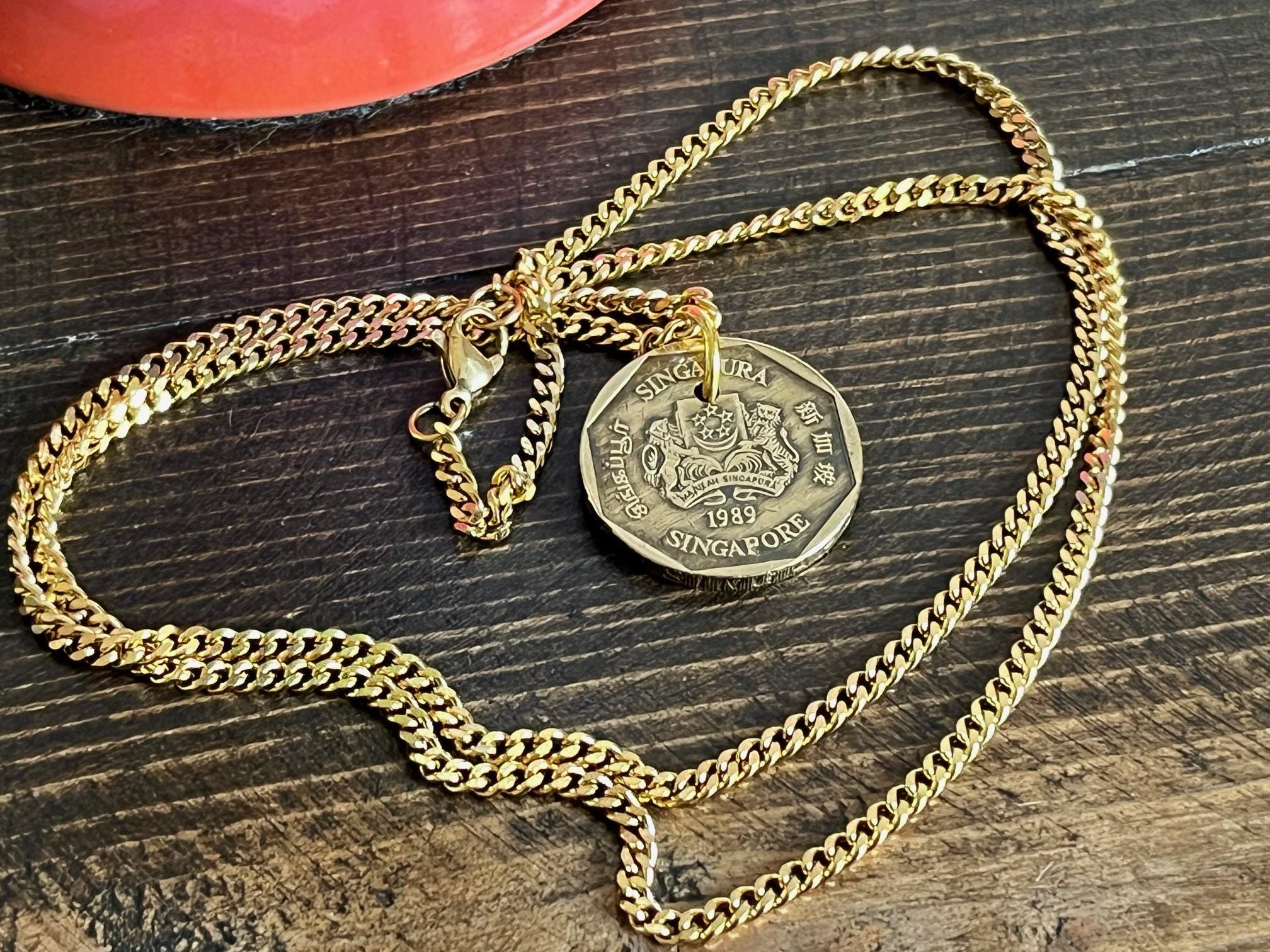 シンガポール 香港 1ドルコインペンダントネックレス 個人用 古い ヴィンテージ ハンドメイドジュエリーギフト 友人 チャーム 彼 彼女 世界コインコレクター