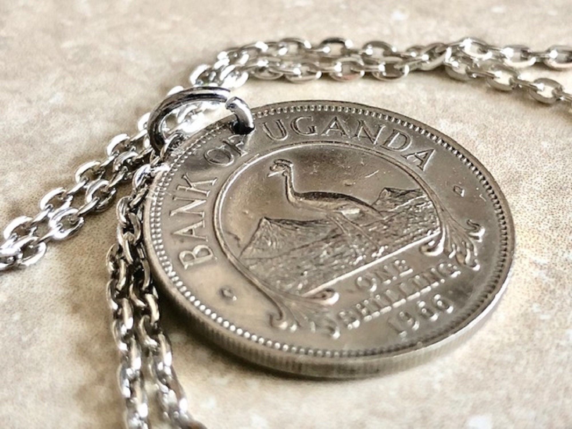 ウガンダ アフリカ コインネックレス 1シリング ペンダント 個人 古い ヴィンテージ ハンドメイド ジュエリー ギフト 友人 彼 彼女 チャーム  ワールドコインコレクター - Etsy 日本